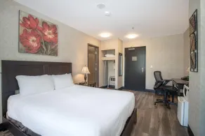 Coast Lonsdale Quay Hotel - Room
