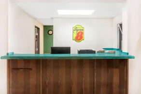 Super 8 by Wyndham Conway - Hall