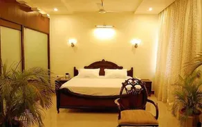 The Avalon Durg - Room