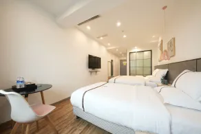 Chongqing Qiansu Qingpan Hotel解放碑洪崖洞店 - Room