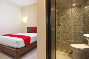 RedDoorz near Trans Studio Mall 2 - Zimmer