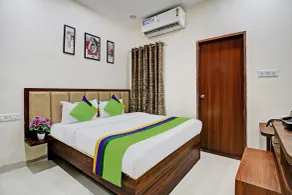 Treebo Krishna Regency ISBT Bus Stop - Room