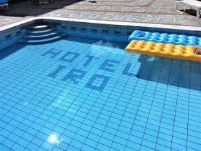 Hotel Iro - Piscina