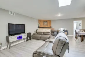 Spacious Home with Jacuzzi BBQ & Foosball - Interior