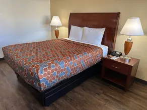 Desert Sands Inn & Suites - Room