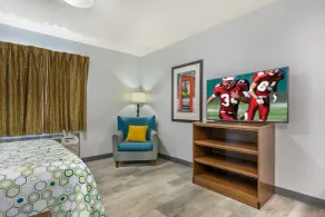 HomeTowne Studios & Suites by Red Roof Greensboro - Rum