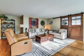 Close to Intel/nike: Large Family Home w/ Hot Tub - Innvendig