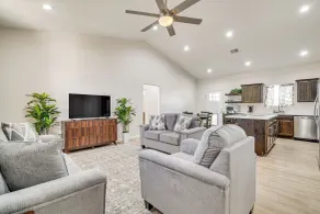 Hike & Ski! Home w/ Dog-friendly Yard in Eagar - Innenbereich