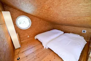 Moon Cabin - Rom