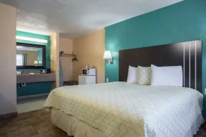 Pinn Road Inn and Suites Lackland AFB and Seaworld - Room