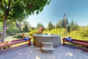 Walk to Water! Foster Lake Family Home w/ Hot Tub - Innvendig