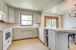Lakefront Wisconsin Getaway: Fish, Boat, Relax! - Interior