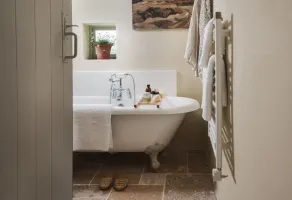 Hawthorn Cottage at Collihole - Bathroom
