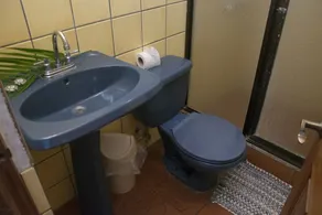 Pelican Beachfront Hotel - Salle de bain