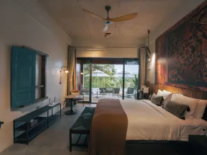 NiiRA - Room