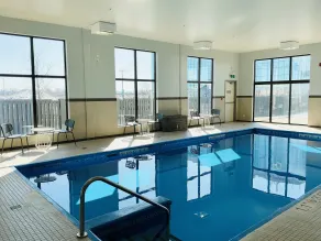 Spark by Hilton Montreal Brossard - Pool