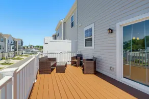 Walk to Cambridge Waterfront: Townhome w/ Deck - Interiör