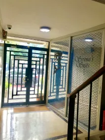 Sirena's Suites - Interior entrance