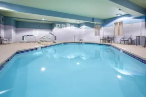Holiday Inn Express & Suites Lincoln City by IHG - Piscine