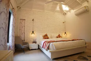 amã Stays & Trails Whispering Pines, Bhimtal - Chambre