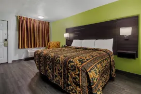 Monsoon Inn - Room