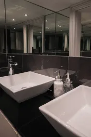 Square Townhouse - Bathroom