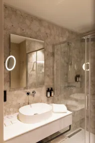Hôtel des Innovations - Hôtel & Appartements - Votre séjour entre Fribourg, ville médiévale et La Gruyère et ses Bains - Badezimmer