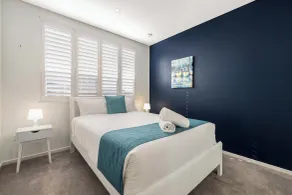 Meridian Alex Beach Apartments - Room
