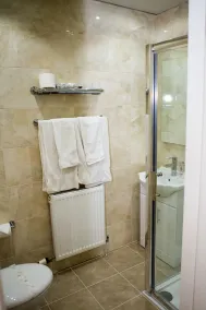 Oak House B&B - Bathroom