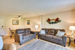 New Smyrna Beach Condo: Pool Access, Walk to Beach - Interiør
