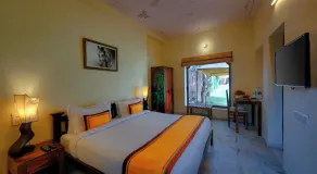 TreeHouse Rajbagh - Room