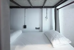 Yindee Travellers Lodge - Chambre