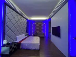亞曼尼汽車旅館-頭份館 - Room