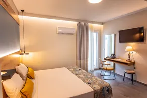 Mythic Summer Hotel - Rom