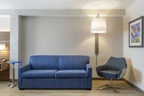 Holiday Inn Express Hotel & Suites Albuquerque Midtown by IHG - Room