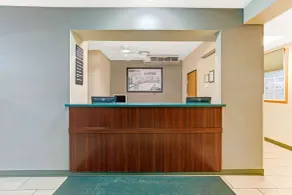 Super 8 by Wyndham Gurnee - Lobby