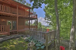 Game Room & Fire Pit: Picturesque Cabin in Murphy - Interiør