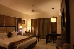 Le Grande Residency -Unmarried Couples are not Allowed - Room