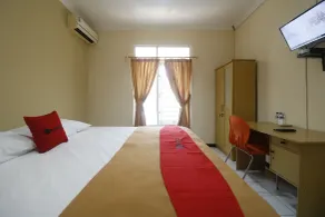 RedDoorz Plus at Jalan Gatot Subroto Jakarta - Værelse