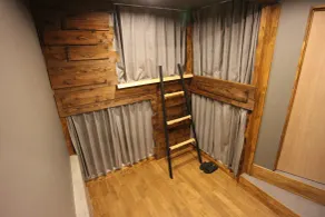 SHARIN - Room