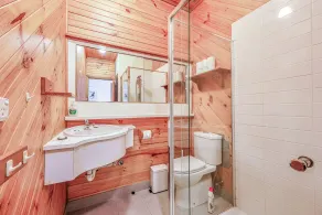 StayAU Private Two-Storey 6 Beds House Wendouree - Bathroom