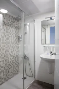 Hotel Tugasa Arco de la Villa - Bathroom