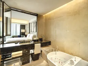 InterContinental Guangzhou Exhibition Center by IHG - Vue de la chambre