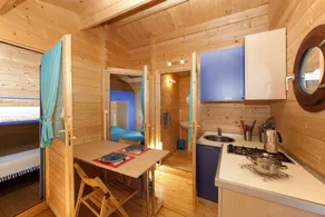 Camping Merendella - Essbereich im Zimmer