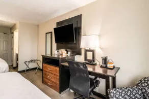 Quality Inn Pensacola North - Room