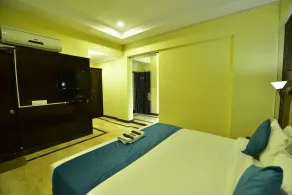 ANANYA COMFORTSS-OPP RAHEJA RESIDENCY - Room