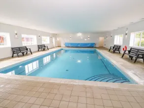 Yew Lodge - Pool