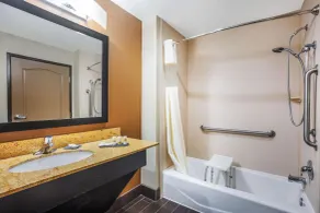 La Quinta by Wyndham Beeville - Badrum