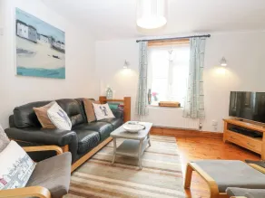 Driftwood Cottage - Living area