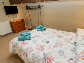 Carvin-Tor - Room